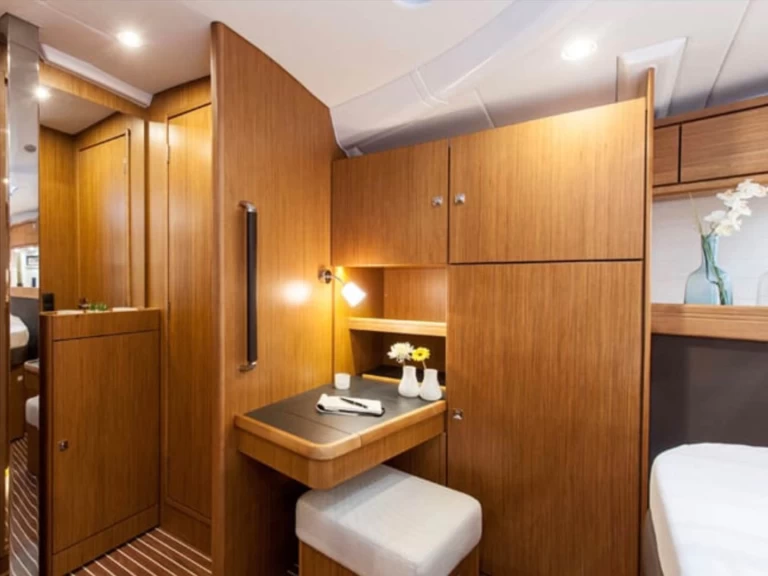 Pronajmout Plachetnice se skipperem či ne Bavaria v Lavrio