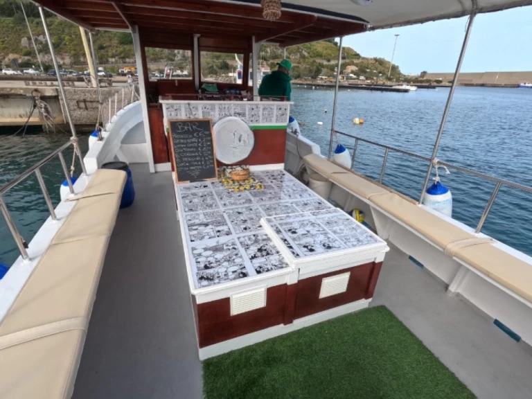 Motorová loď k pronájmu v Cefalù za nejlepší cenu