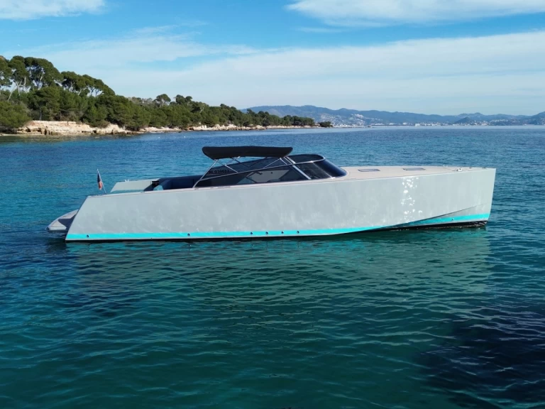 Pronájem Motorová loď VanDutch s licencí