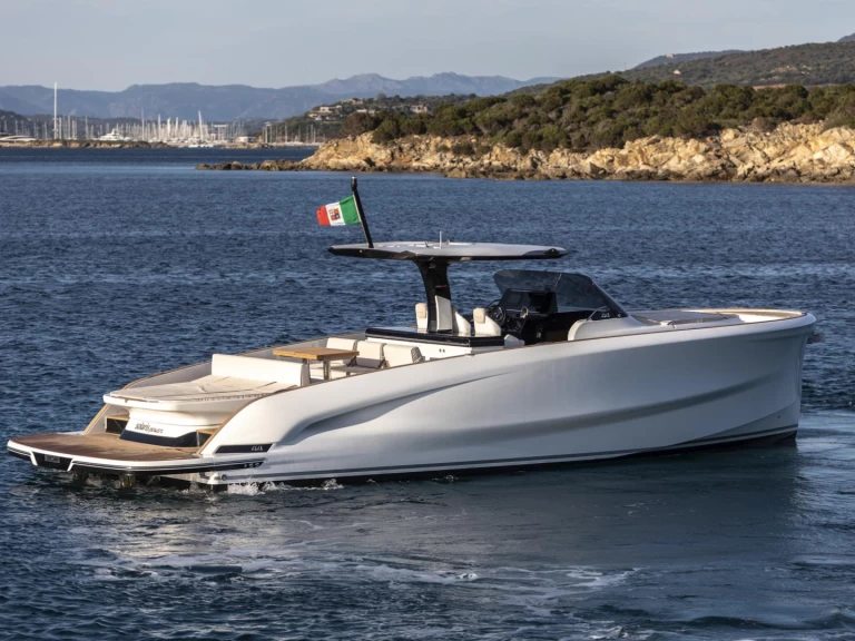 Pronájem Motorová loď Solaris s licencí