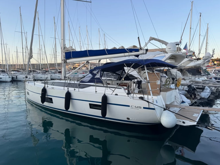 Bavaria Bavaria C45 jednotlivci a charterové společnosti v Rogoznica