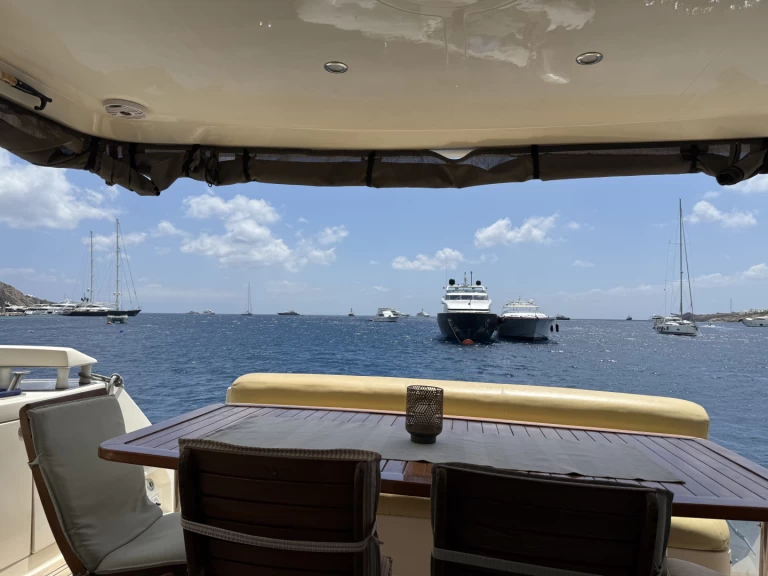 Pronájem lodi Aicon aicon 64 v Órmos Bay na Samboatu