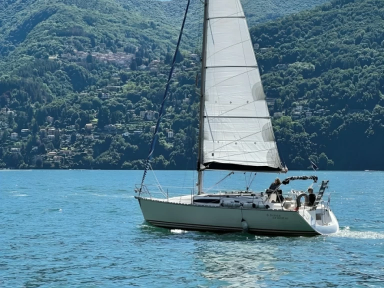 Pronajmout si Jeanneau Sun Odyssey 34.2 v Como (City)