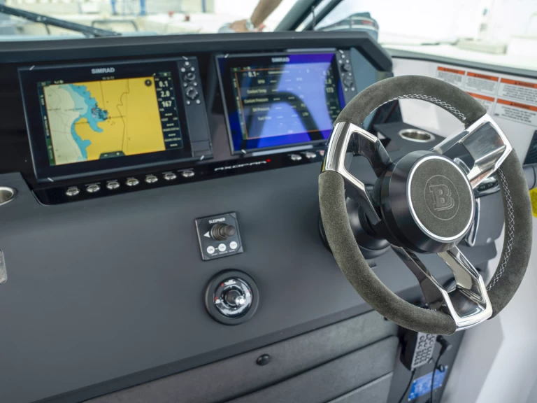 Pronajmout Motorová loď se skipperem či ne Axopar v Lavrio