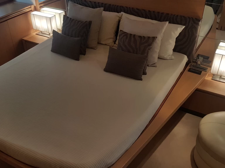 Pronajmout Jachta se skipperem či ne Evo Marine Deauville  v Loano