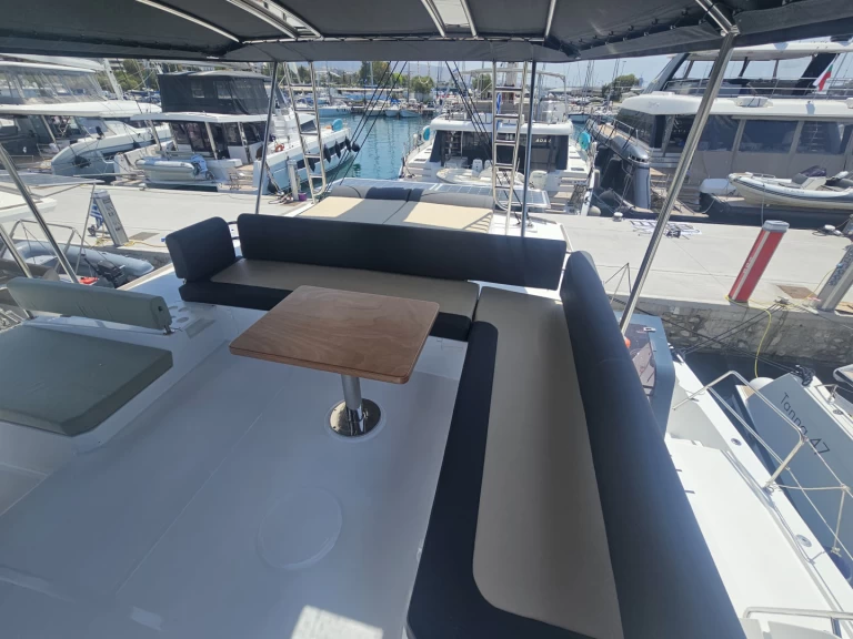 Pronajmout Katamarán se skipperem či ne Bali v Alimos