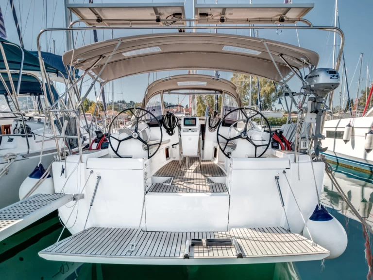 Pronajmout Plachetnice se skipperem či ne Jeanneau v Gouvia