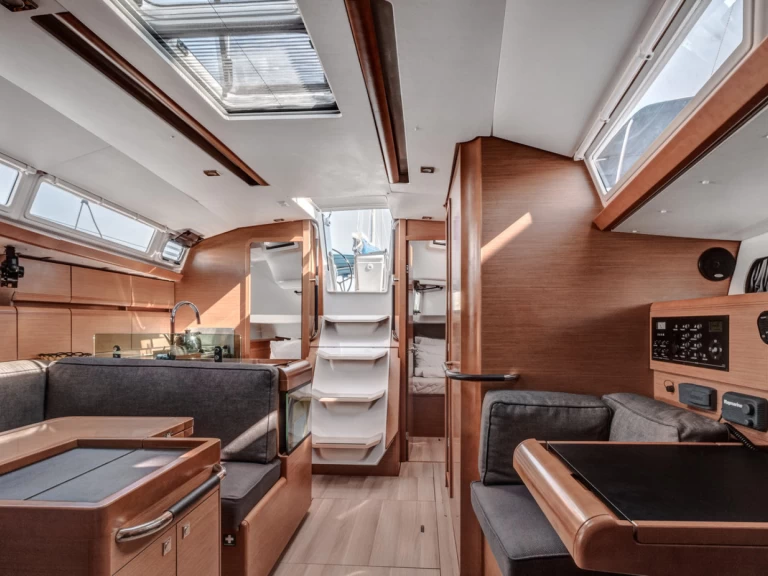 Pronajmout Plachetnice se skipperem či ne Jeanneau v Gouvia