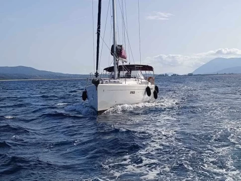 Jeanneau Sun Odyssey 509 jednotlivci a charterové společnosti v Gouvia