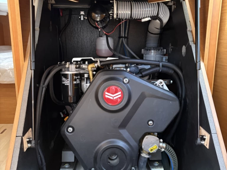 Jeanneau Sun Odyssey 380 jednotlivci a charterové společnosti v Porto di Salerno