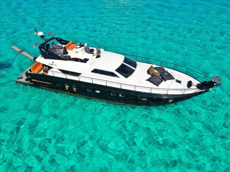 Pronajmout si Ferretti Ferretti 630 Fly v Port Esportiu Marina d'Eivissa