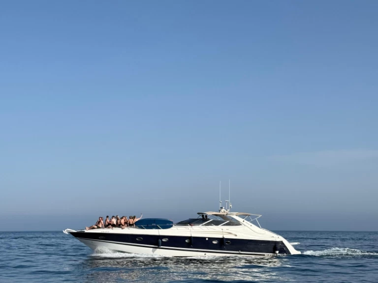 Pronájem jachty v Marbella -Sunseeker Predator 63 na Samboatu