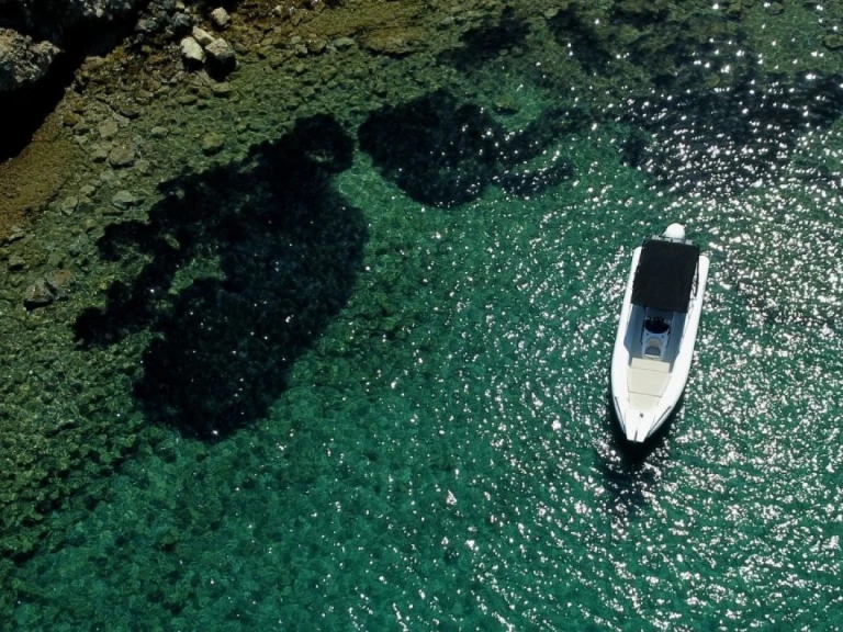 Polotuhá loď k pronájmu v Palaio Faliro za nejlepší cenu