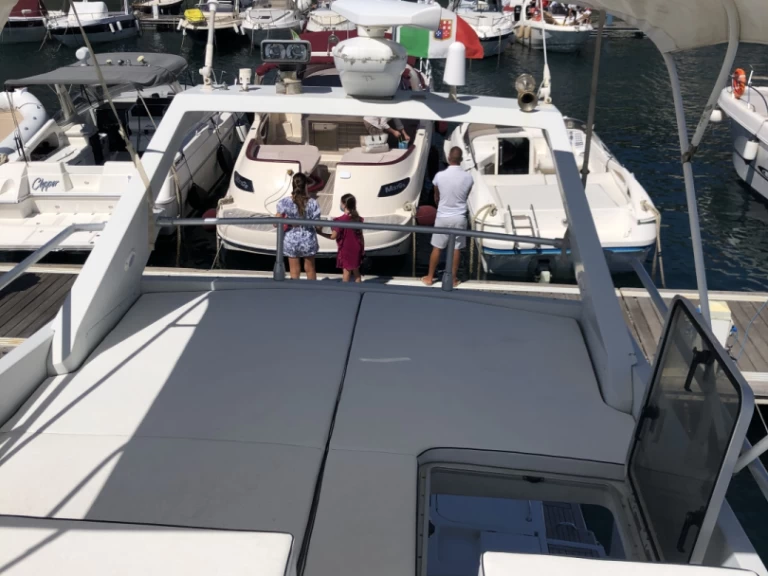 Pronajmout si Comar Clanship 34 fly v Procida