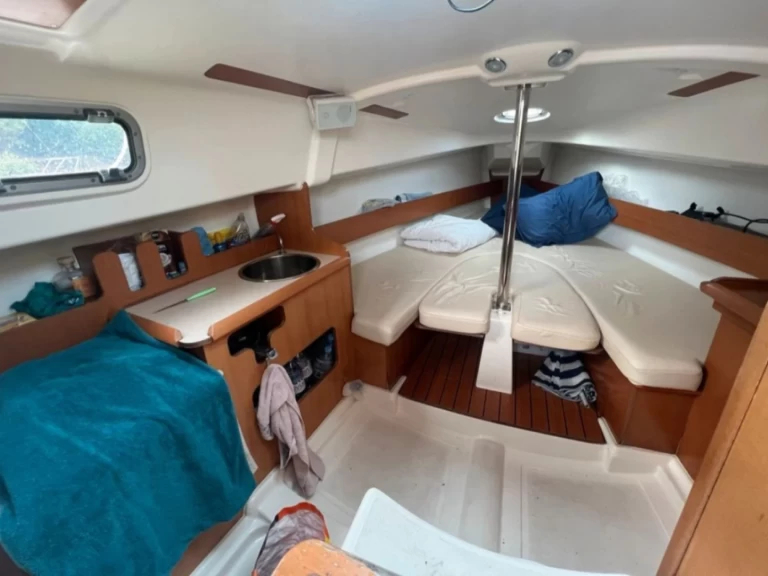 Pronájem Plachetnice Jeanneau s licencí