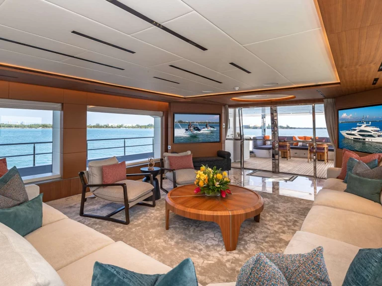 Pronajmout si Gulf Craft - Majesty Yachts RISING DAWN v San Diego