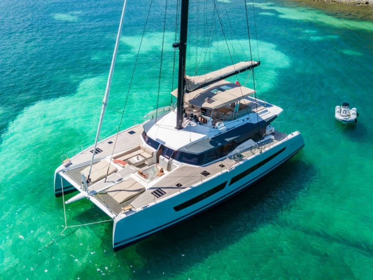 Pronájem Jachta Fountaine Pajot s licencí