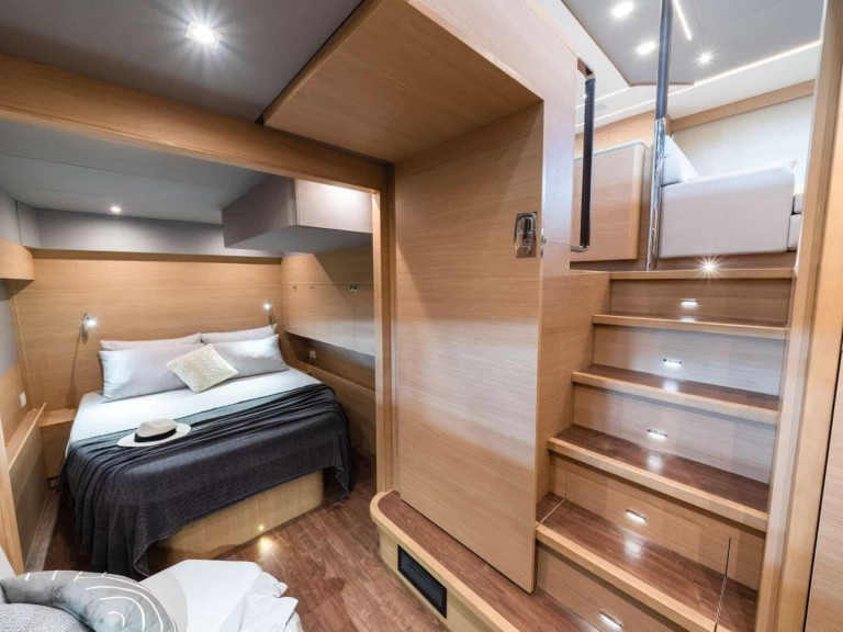 Pronájem Jachta Aquila s licencí