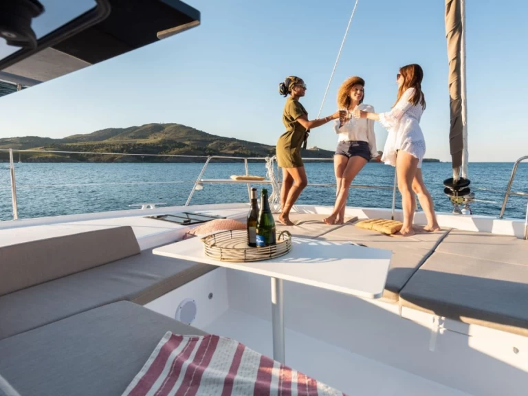 Pronájem Katamarán Bali s licencí