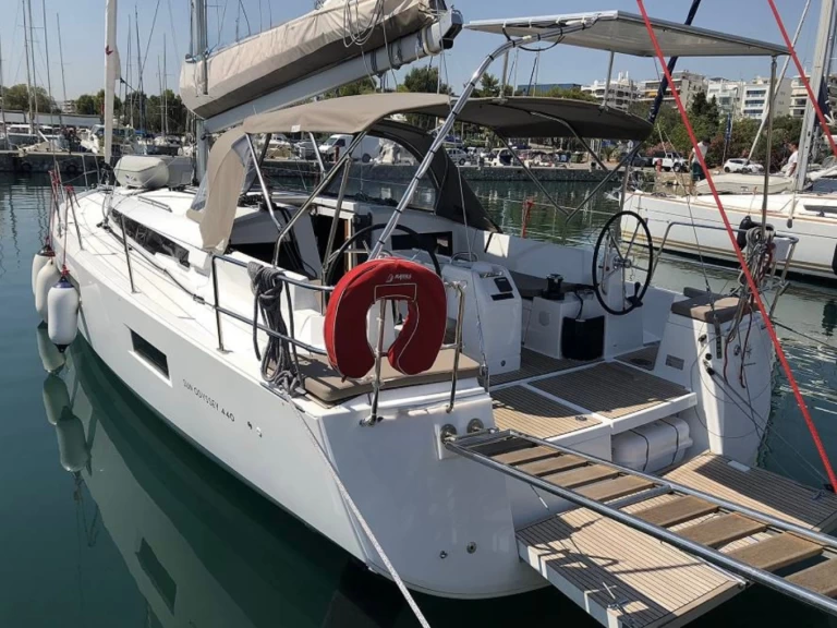 Pronájem lodi Lefkáda lákavé ceny Sun Odyssey 440