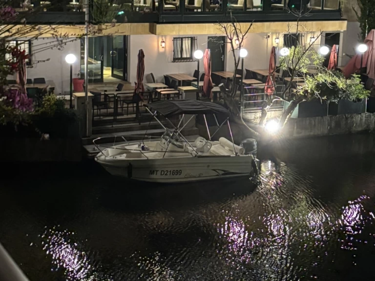 Jeanneau Cap Camarat 515 jednotlivci a charterové společnosti v Metz