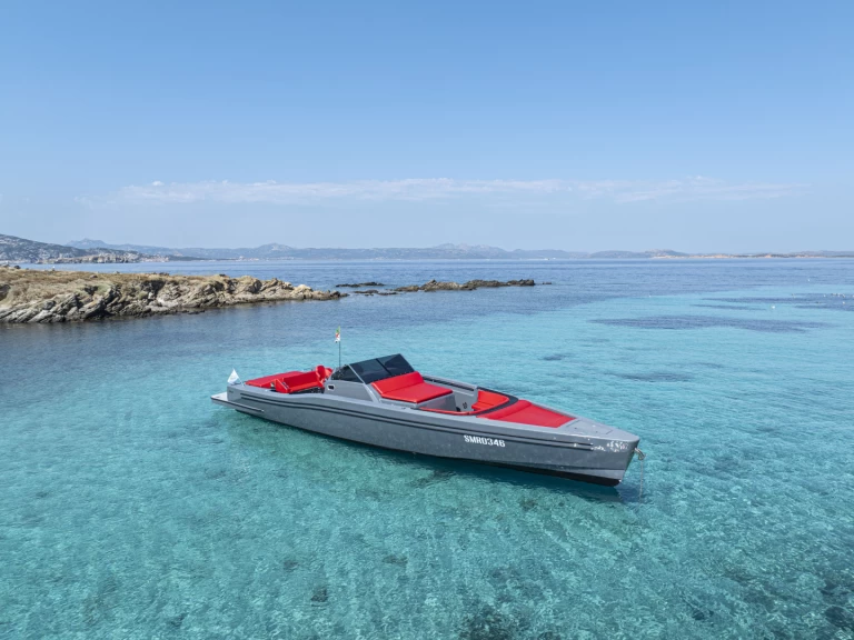 Pronajmout Motorová loď se skipperem či ne MAORI v Porto Cervo