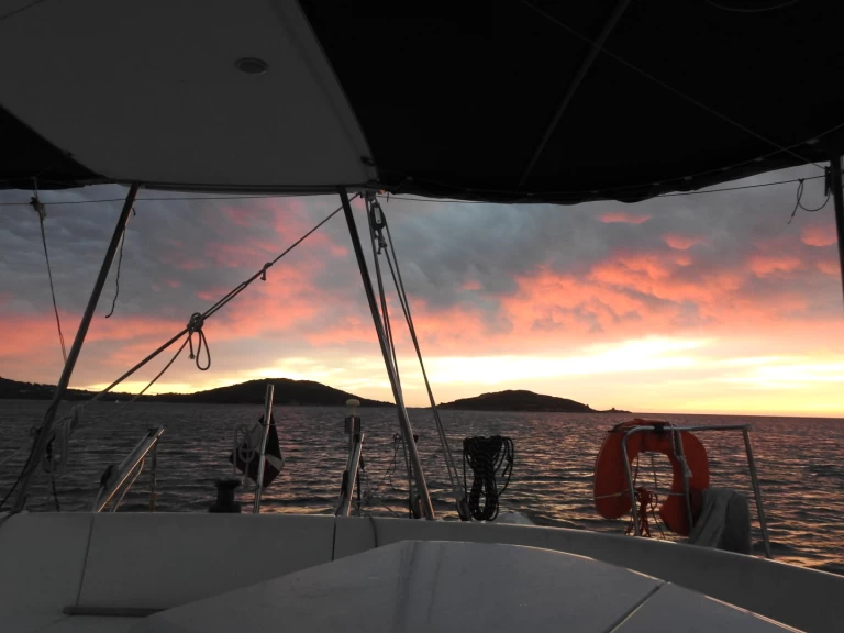 Fountaine Pajot Bahia 46 jednotlivci a charterové společnosti v Baie de San Ciprianu