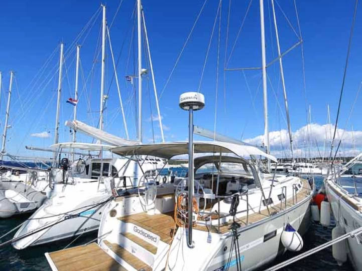 Pronajmout Plachetnice se skipperem či ne Bavaria v Murter-Kornati