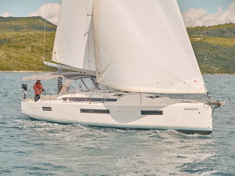 Pronajmout si Jeanneau Sun Odyssey 440 v Alimos