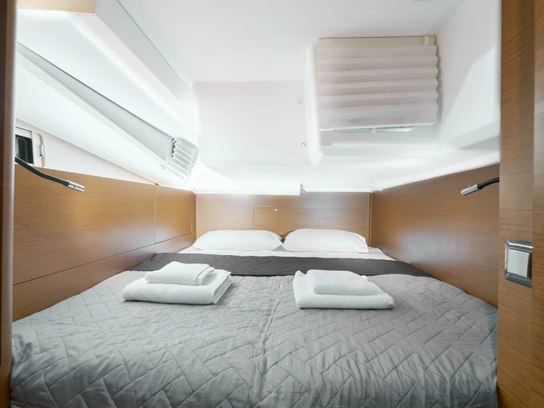 Pronájem lodi Alimos lákavé ceny Sun Odyssey 440