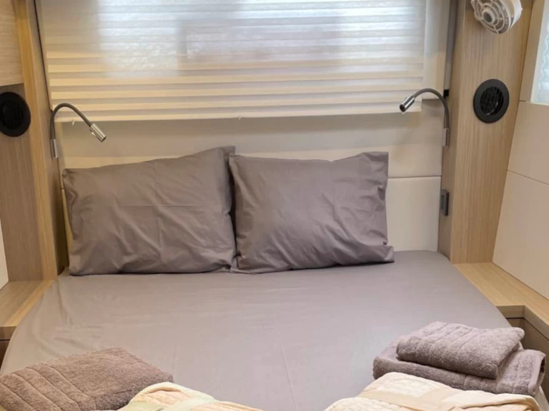 Pronajmout si Lagoon Lagoon 51 v Alimos