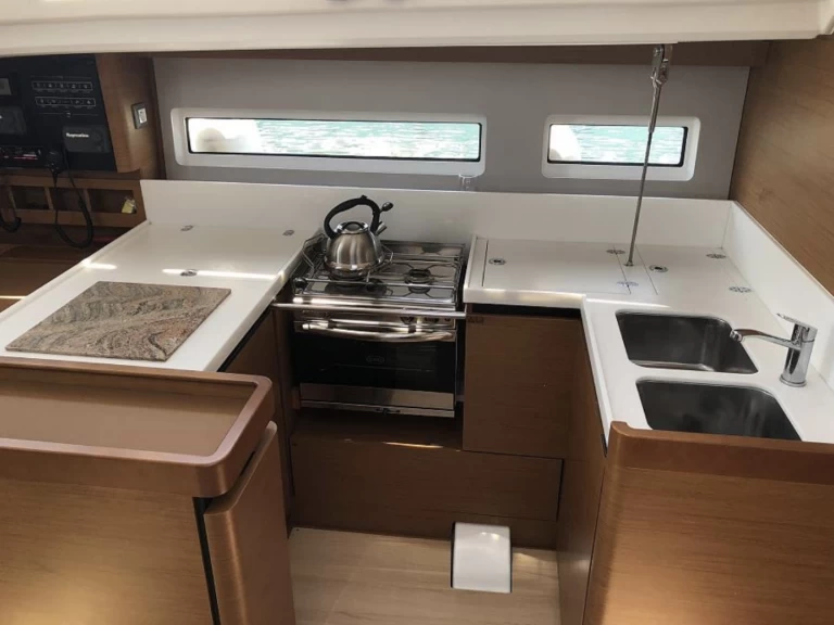 Pronájem jachty v Lefkáda -Jeanneau Sun Odyssey 440 na Samboatu