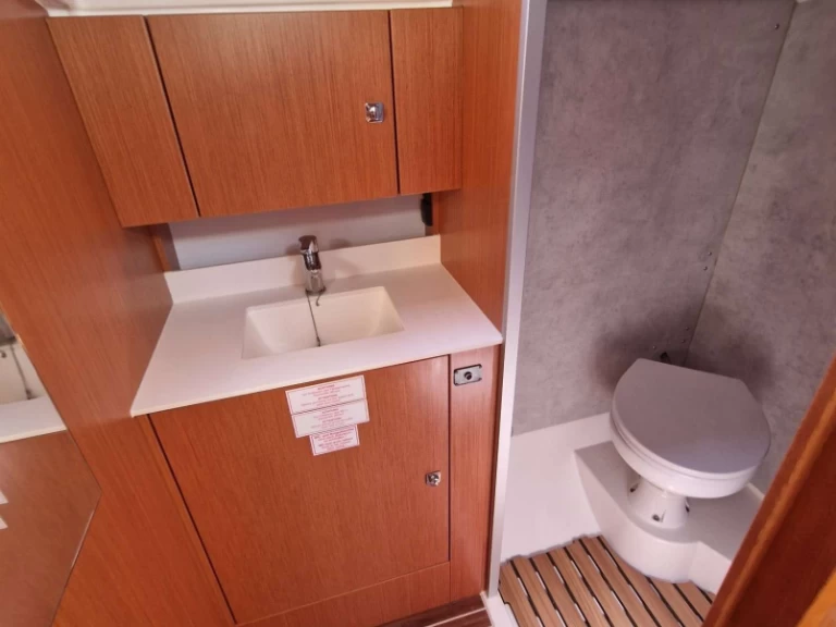 Pronájem Plachetnice Bavaria s licencí