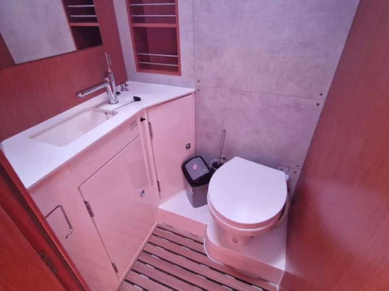 Bavaria Bavaria C42 jednotlivci a charterové společnosti v Preveza