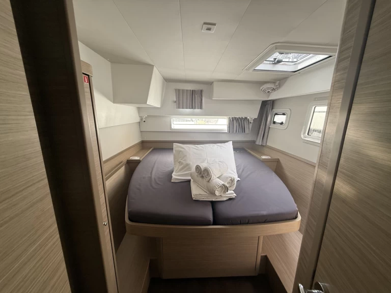 Pronájem Katamarán Lagoon s licencí