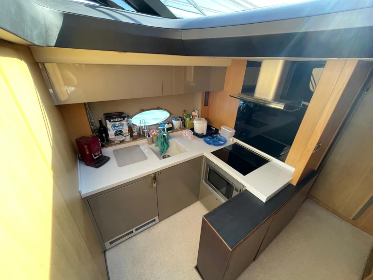 Pronájem Motorová loď v Neapol -Princess V 52