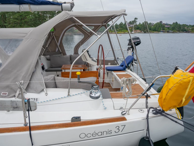 Pronájem Plachetnice Bénéteau s licencí