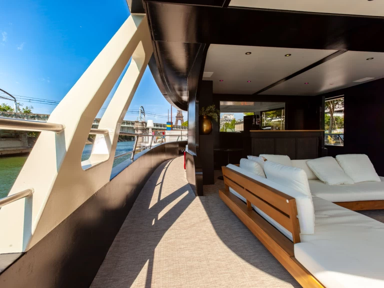 Pronajmout Jachta se skipperem či ne Paris Yacht Marina v Paris