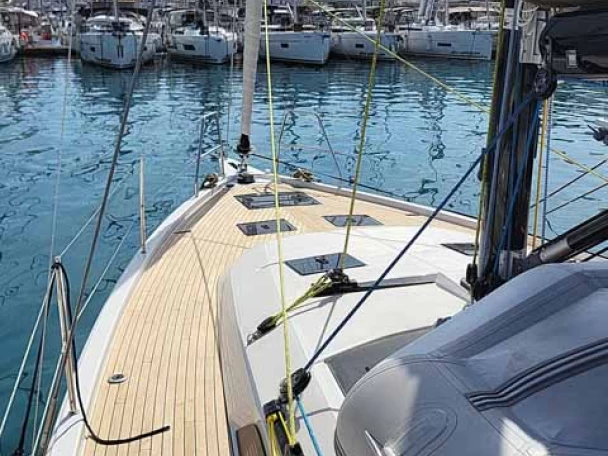 Pronajmout si Dufour Dufour 41 Performance v Trogir