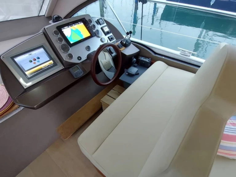 Pronájem Motorová loď v Portisco -Intermarine Inter mare 50 Fly 