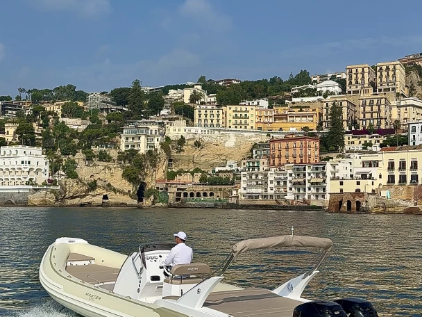 Pronájem jachty v Neapol -Master 1000 na Samboatu