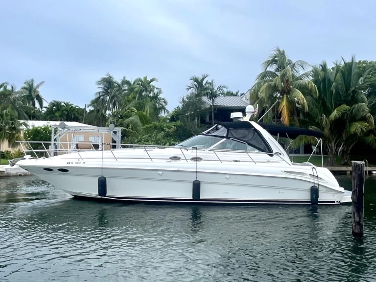 Pronajmout si Sea Ray Sea Ray 410 Sundancer v Miami