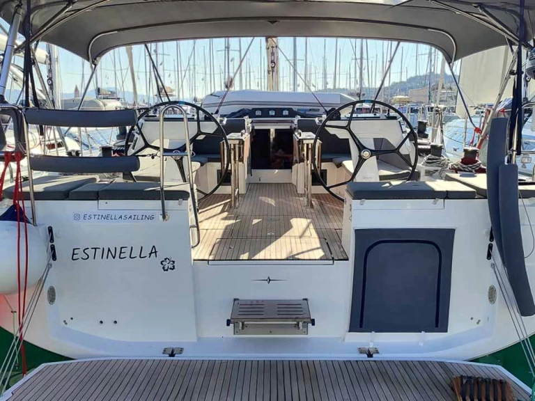 Pronajmout Plachetnice se skipperem či ne Bavaria v Trogir