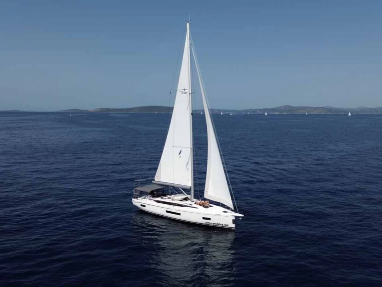 Bavaria Bavaria C46 jednotlivci a charterové společnosti v Trogir