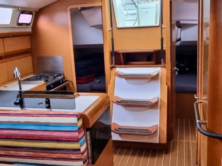 Pronajmout si Jeanneau Sun Odyssey 409 v Rhodos