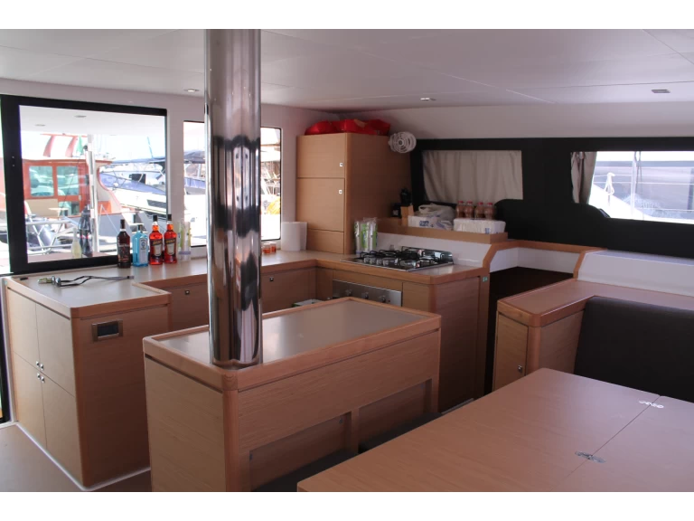 Pronájem lodi Marsala lákavé ceny Dufour Catamarans 48 Sail