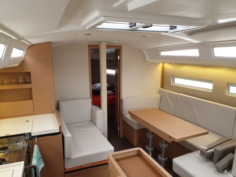 Pronájem lodi Jeanneau Sun Odyssey 410 v Pula na Samboatu