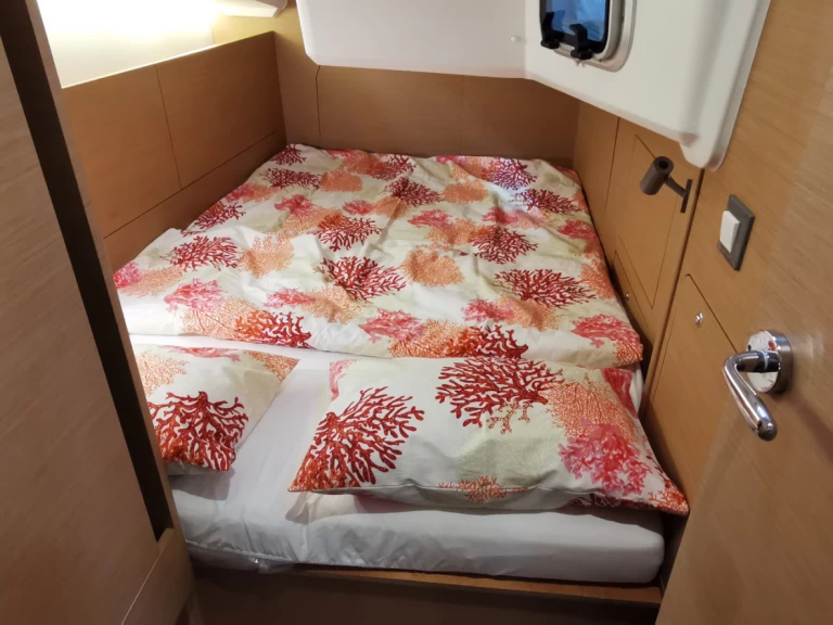 Pronájem Plachetnice Jeanneau s licencí