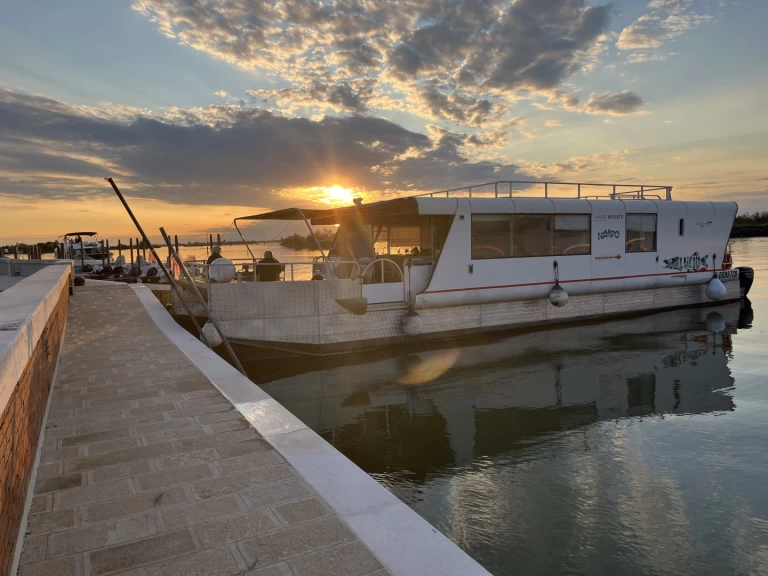 Pronájem jachty v Cremona -NAVI 53 HB 16:50 na Samboatu