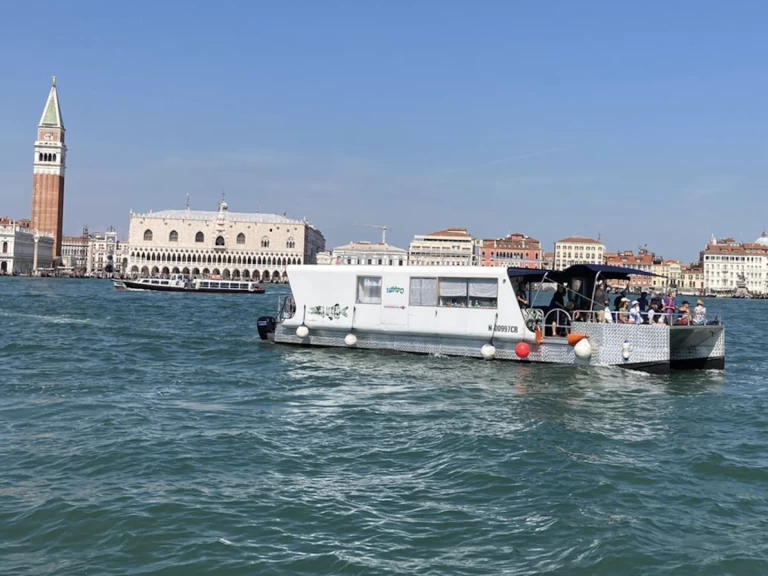 Pronajmout si NAVI 53 HB 16:50 v Cremona